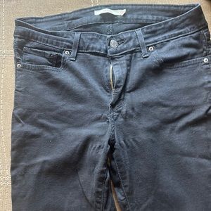 Black Levi’s 711 skinny size 28 in Home telle